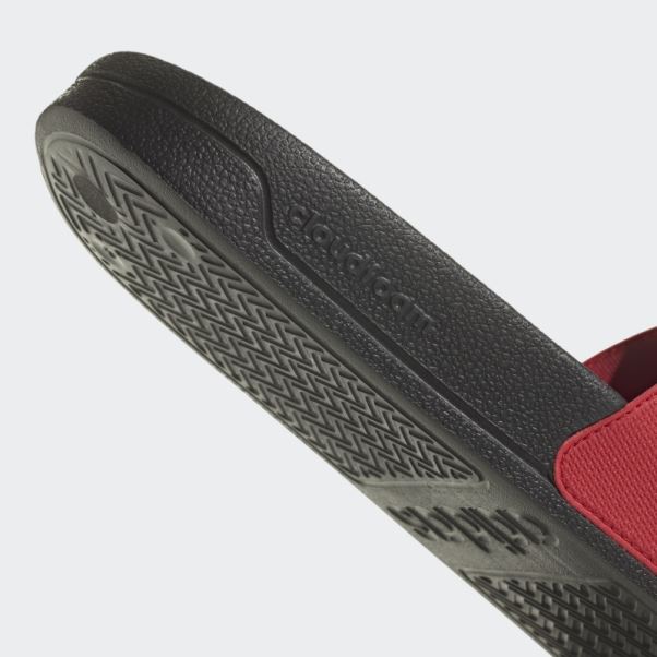 Adilette Toboggans De Douche Adidas écarlate