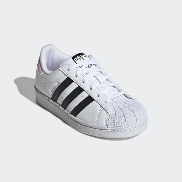 Chaussures Adidas Superstar Noires élégantes