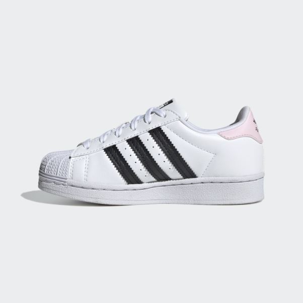 Chaussures Adidas Superstar Noires élégantes