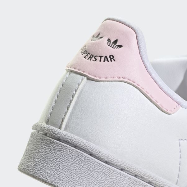 Chaussures Adidas Superstar Noires élégantes