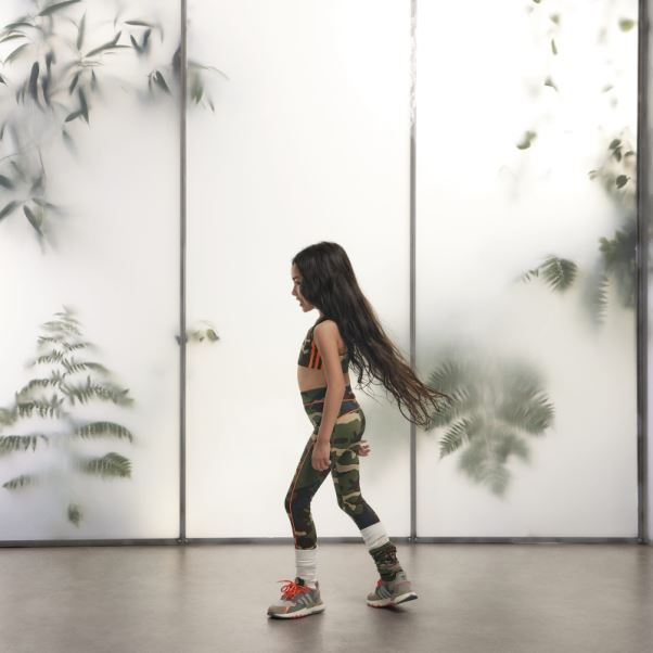 Haut à Découpes Imprimé Camouflage Adidas
