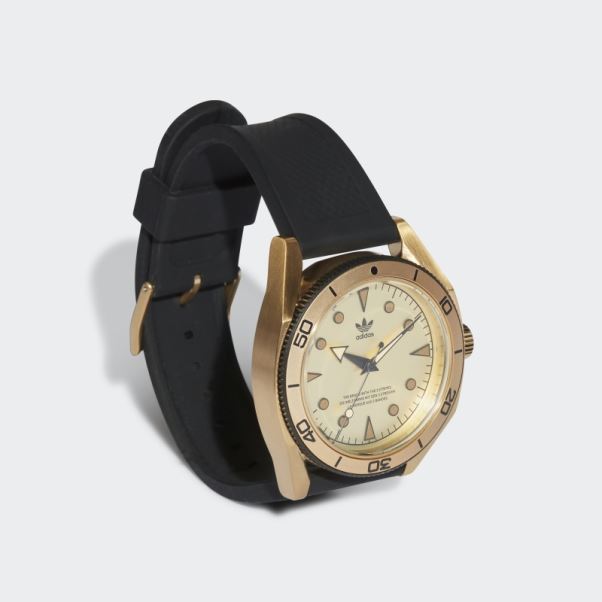 Montre Adidas édition Deux Or Métallisé