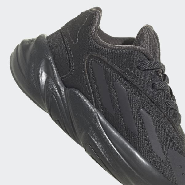 Chaussures Ozelia Adidas Carbone