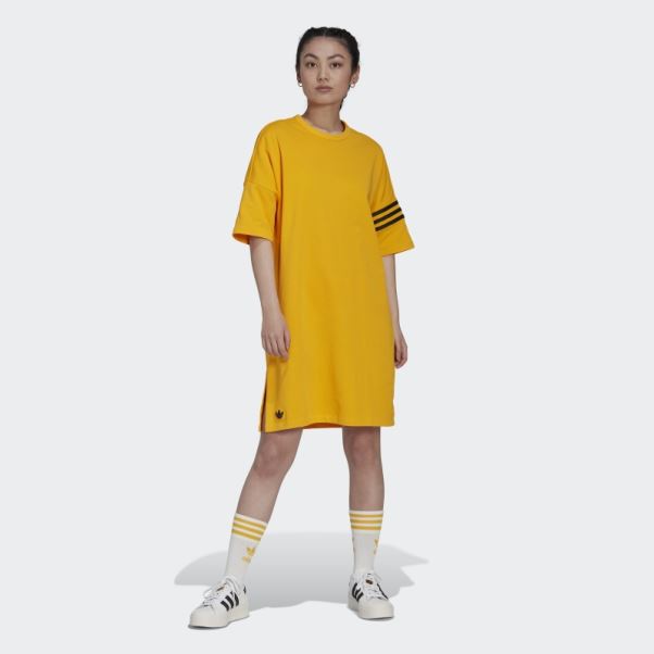 Robe T-shirt Adidas Adicolor Neuclassics Or