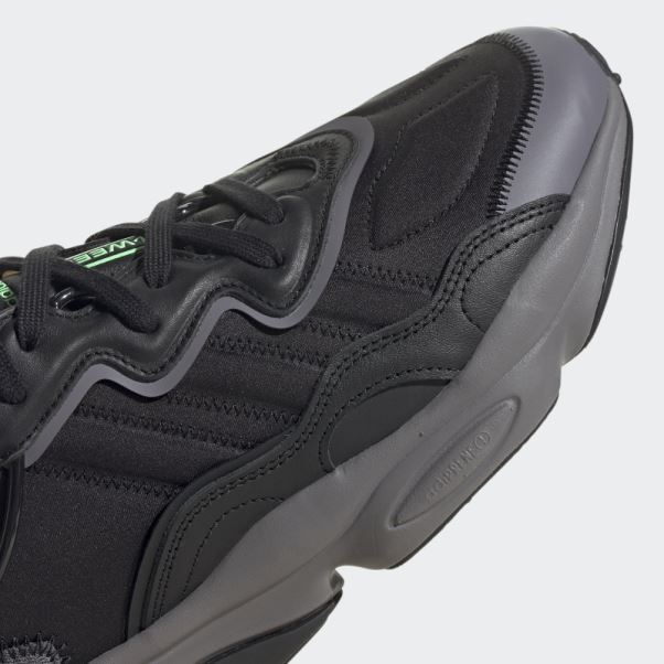 Chaussures Adidas Ozweego Vertes
