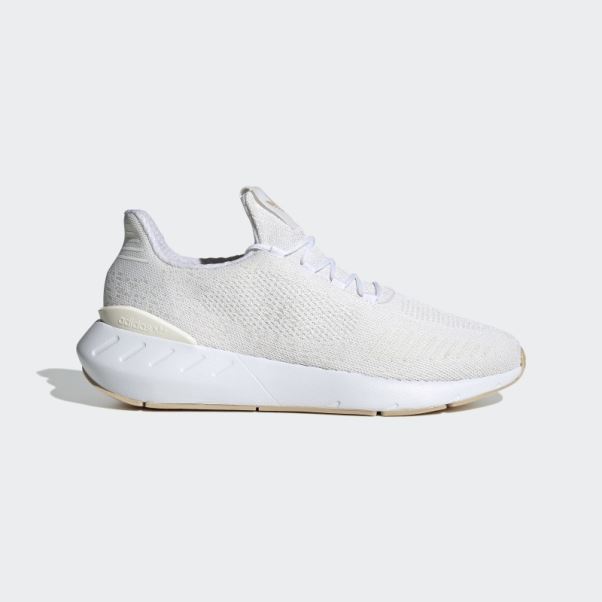 Chaussures Adidas Swift Run 22 Beiges