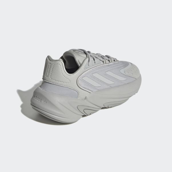 Chaussures Adidas Ozelia Grises