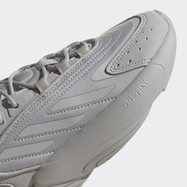 Chaussures Adidas Ozelia Grises