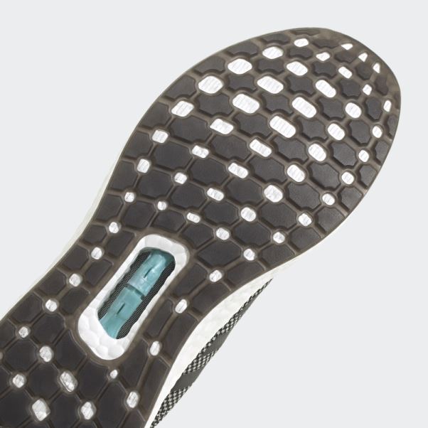 Chaussures De Course Ultraboost Faites Pour être Refaites Noir Adidas