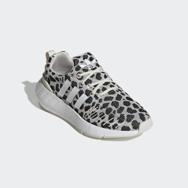Chaussures Talc Swift Run 22 Adidas