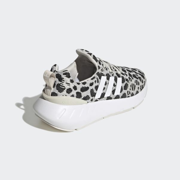 Chaussures Talc Swift Run 22 Adidas