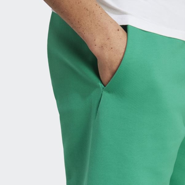 Adidas Future Icons Badge Of Sport Short Court Vert