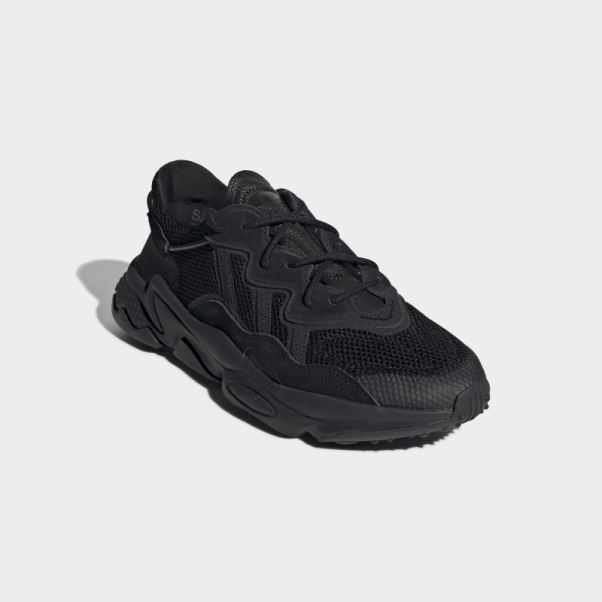 Chaussures Adidas Ozweego Grises