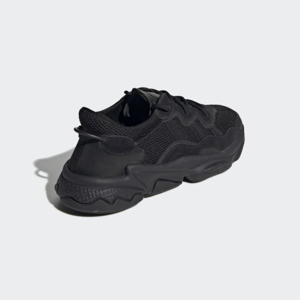Chaussures Adidas Ozweego Grises