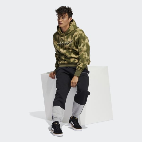 Adidas Sweat à Capuche Imprimé Feuilles D'hiver Olive