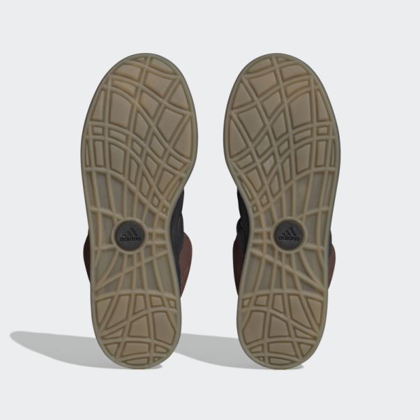 Chaussures Pantone Adimatic Adidas