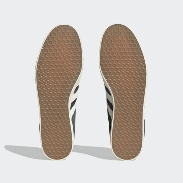 Chaussure Adidas Gazelle Carbone