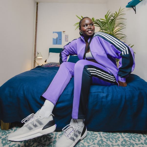 Avryn Chaussures Gris Adidas