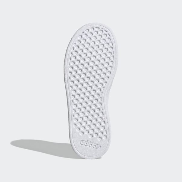 Chaussures Blanches à Lacets élastiques Et à Bride Supérieure Adidas Grand Court