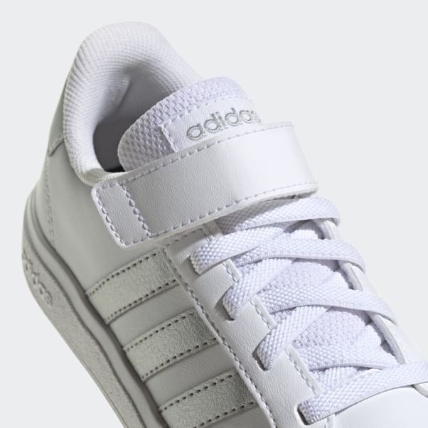 Chaussures Blanches à Lacets élastiques Et à Bride Supérieure Adidas Grand Court