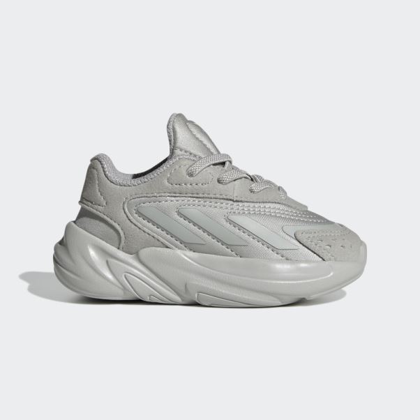 Chaussures Adidas Ozelia Grises