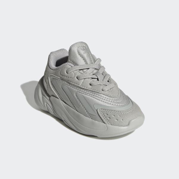 Chaussures Adidas Ozelia Grises