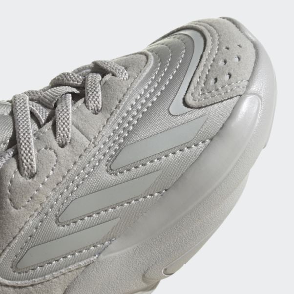 Chaussures Adidas Ozelia Grises