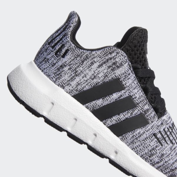 Chaussure Adidas Swift Run Noir