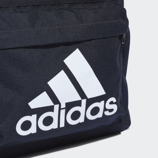 Badge Classique Du Sac à Dos De Sport Bleu Marine Adidas