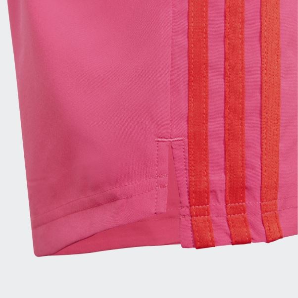 Adidas A Conçu Pour Déplacer Des Shorts à 3 Bandes Real Magenta Hot