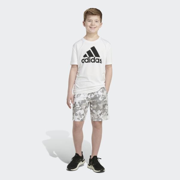 Short Core Camo Imprimé Allover Adidas Blanc