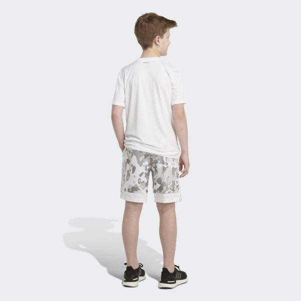 Short Core Camo Imprimé Allover Adidas Blanc
