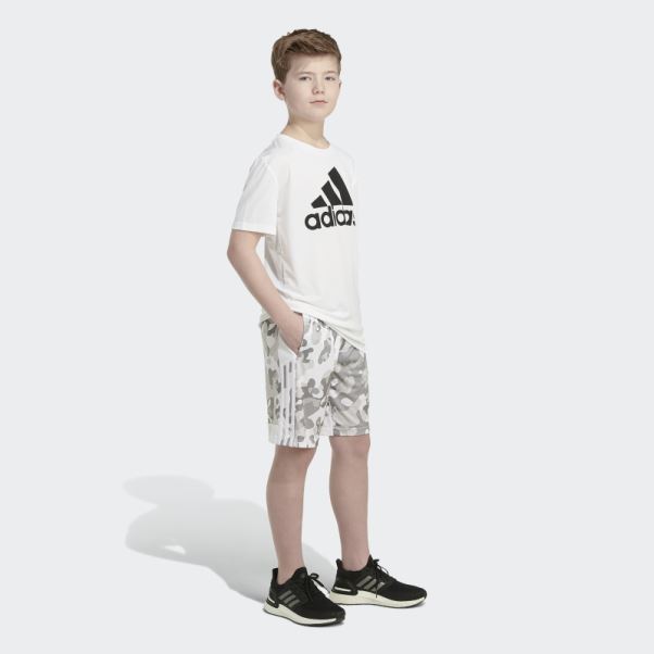 Short Core Camo Imprimé Allover Adidas Blanc