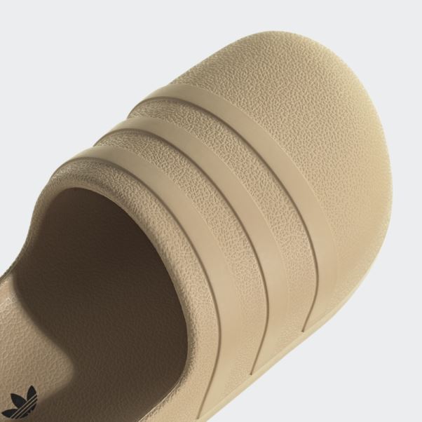 Claquettes Adifom Adilette Beiges Adidas