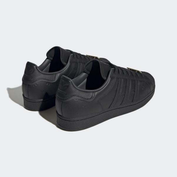 Chaussure Adidas Superstar Carbone