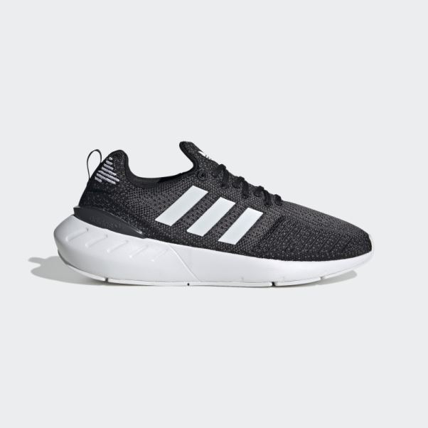 Chaussures Adidas Swift Run 22 Noires élégantes