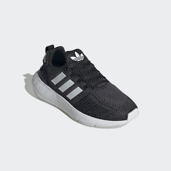 Chaussures Adidas Swift Run 22 Noires élégantes