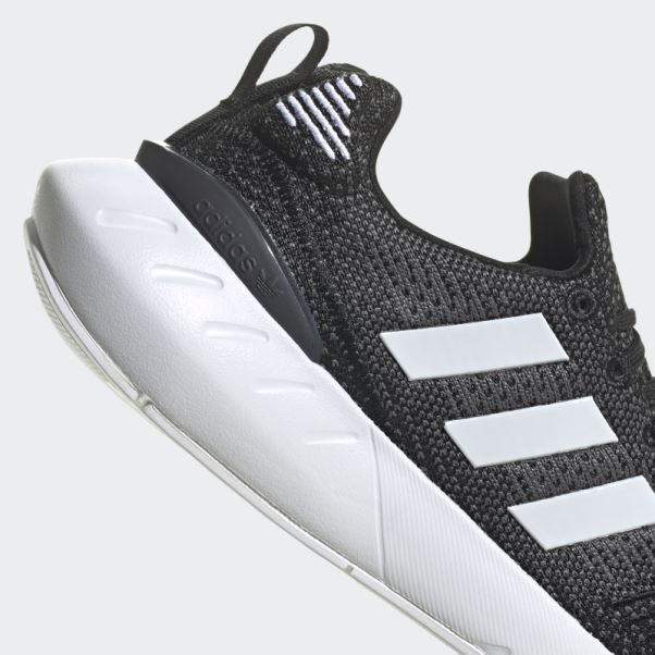 Chaussures Adidas Swift Run 22 Noires élégantes