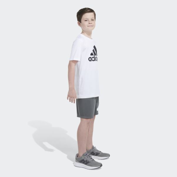 Short Logo Essentials Gris Moyen Adidas