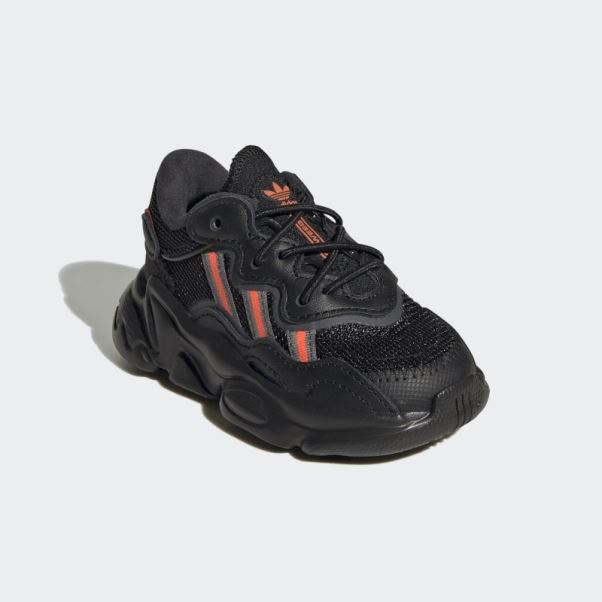 Chaussures Adidas Ozweego Grises