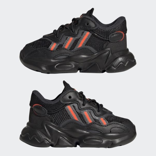 Chaussures Adidas Ozweego Grises