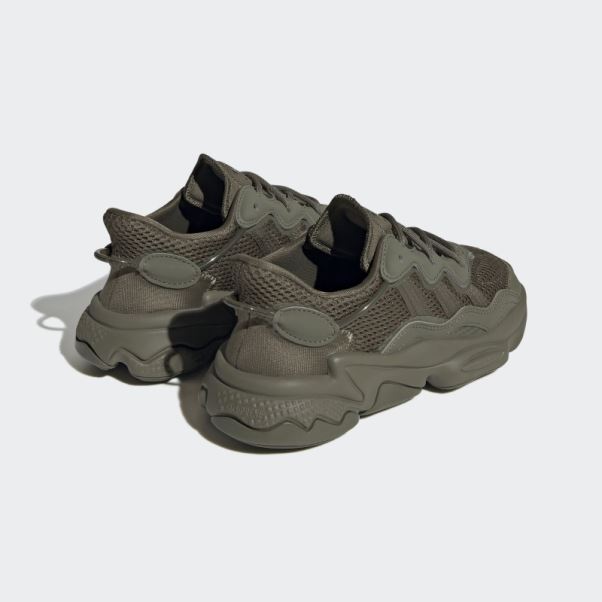 Chaussures Ozweego Adidas Olive