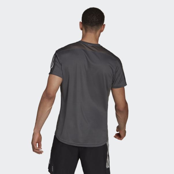 Propre Le T-shirt De Course Adidas Gris