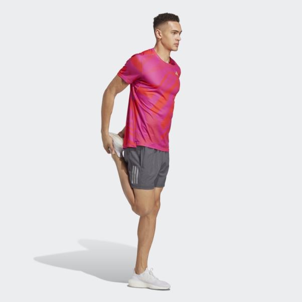 Adidas Possède Le T-shirt Saisonnier Run Fuchsia
