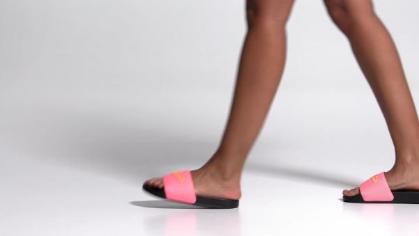 Claquettes De Douche Adidas Adilette Rouge Acide