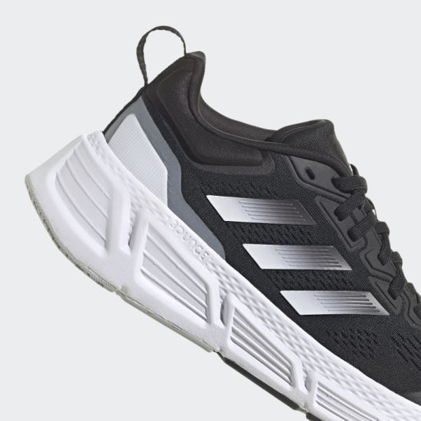 Chaussures Adidas Questar Grises