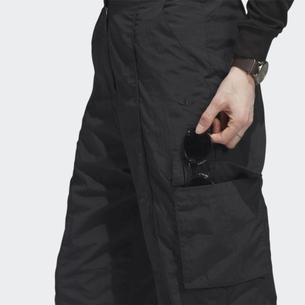 Pantalon Cargo En Nylon Premium Essentials Noir Adidas