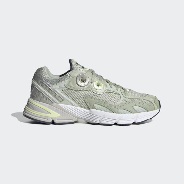 Astir Chaussures Vert Adidas