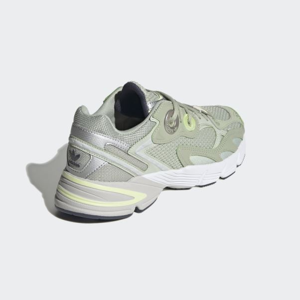 Astir Chaussures Vert Adidas