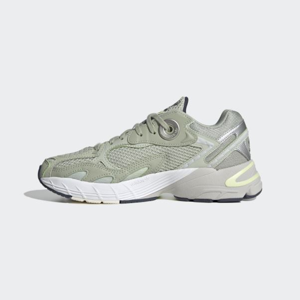 Astir Chaussures Vert Adidas